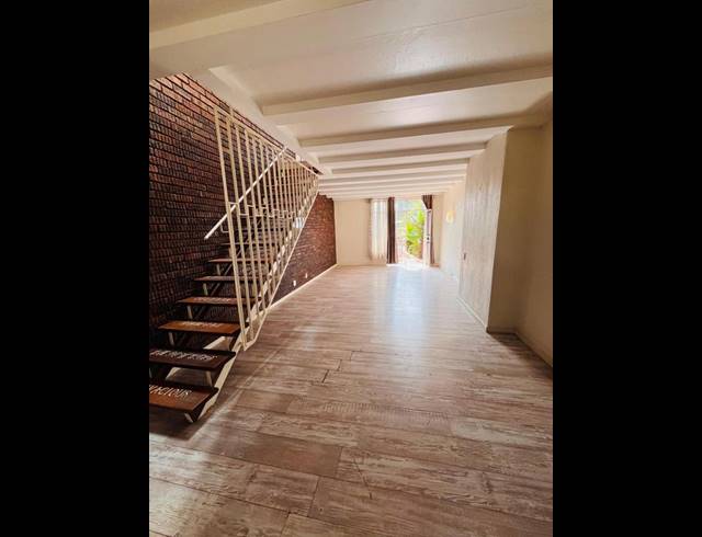 2 BEDROOM TOWNHOUSE FOR SALE IN THE HILL